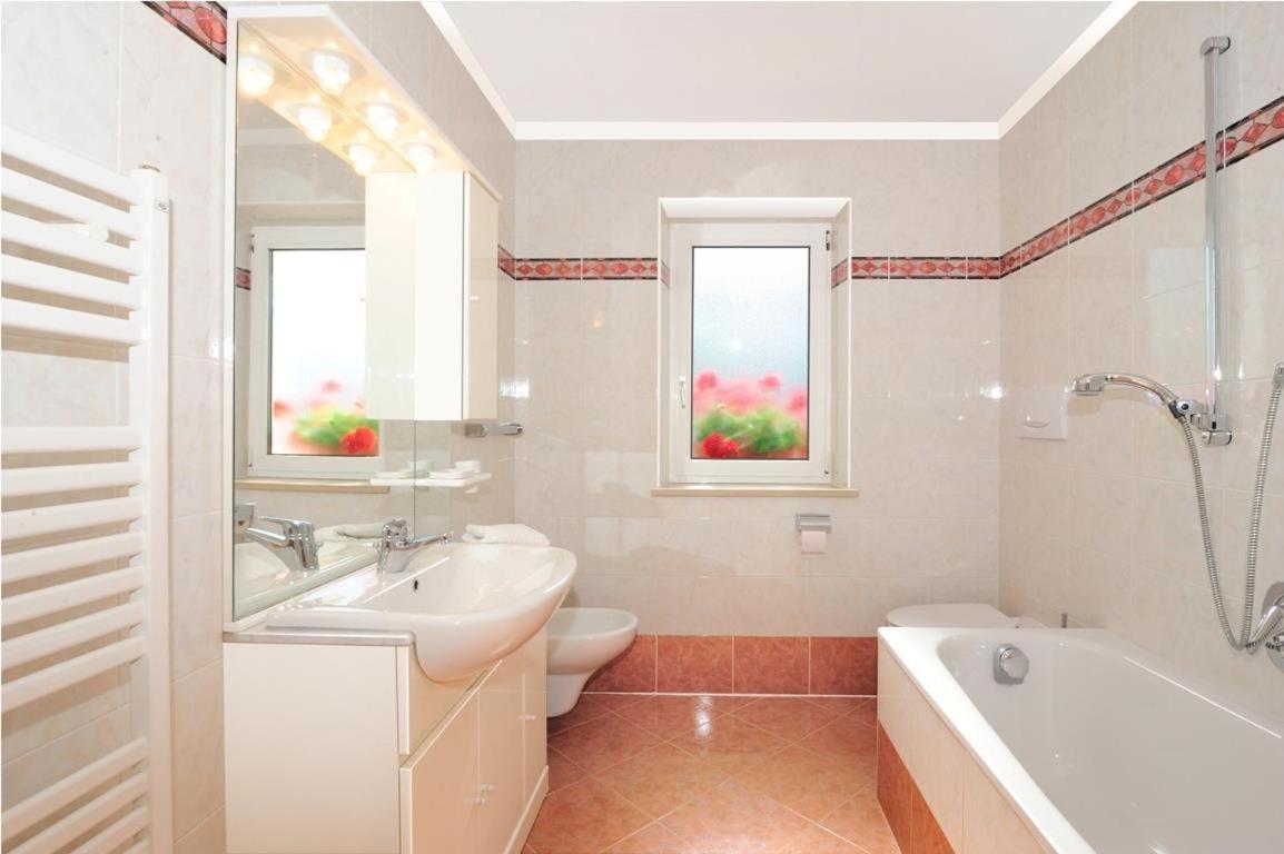 Apartments La Baita Santa Cristina Val Gardena Екстериор снимка